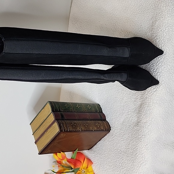 Neiman Marcus Lorenco Black Suede Leather Knee High Heeled Boots - Picture 8 of 15